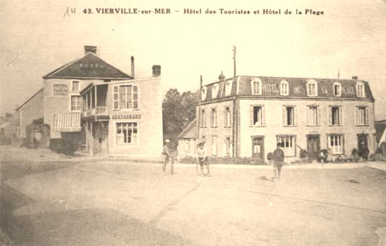 Le carrefour Le carrefour avant guerre, à droite la poste et l'école, au fond les hôtels Pignolet et de la Plage. le maire de Vierville, Mr