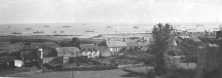(details) View of the village centre from the church bell tower. This photo dates from September 1944, taken by Georges Chedal-Anglay. The Americans are still here, we see.
