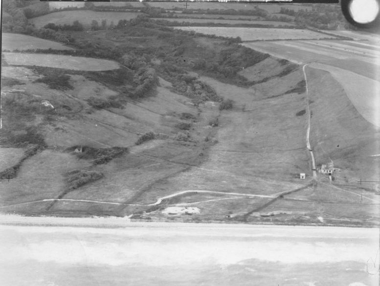 Le Ruquet , 30 juin 1943 En haut à droite, Le Ruquet, photo prise début 1943, avant la construction des principales défenses et du fossé antichar WN64
