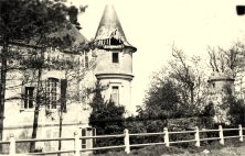 Collection document: Vierville château before and during the war