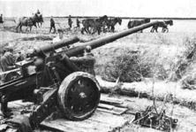 (détails) (février 44) Les canons avant leur déplacement par les Allemands, suite aux bombardements (détails)