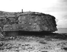 (détails) Le poste de direction de tir, à la pointe après la bataille, remlarquer la seconde peau pour le camouflage et la protection contre les obus (détails)