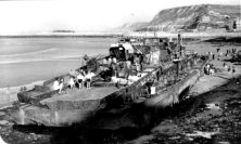 (détails) une barge allemande coulée dans l'avant-port (détails) Epave d'une barge allemande (détails) les destructions dans la ville (détails)