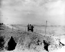 (details) Viewed from the top of the Ruquet valley, civilians look from a distance, in principle they had no right to approach
